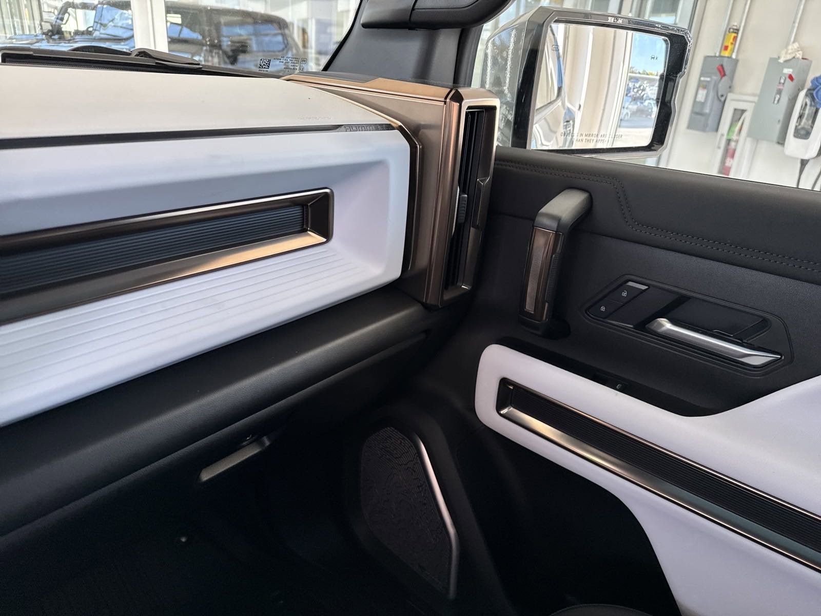 2025 GMC HUMMER EV SUV 2X