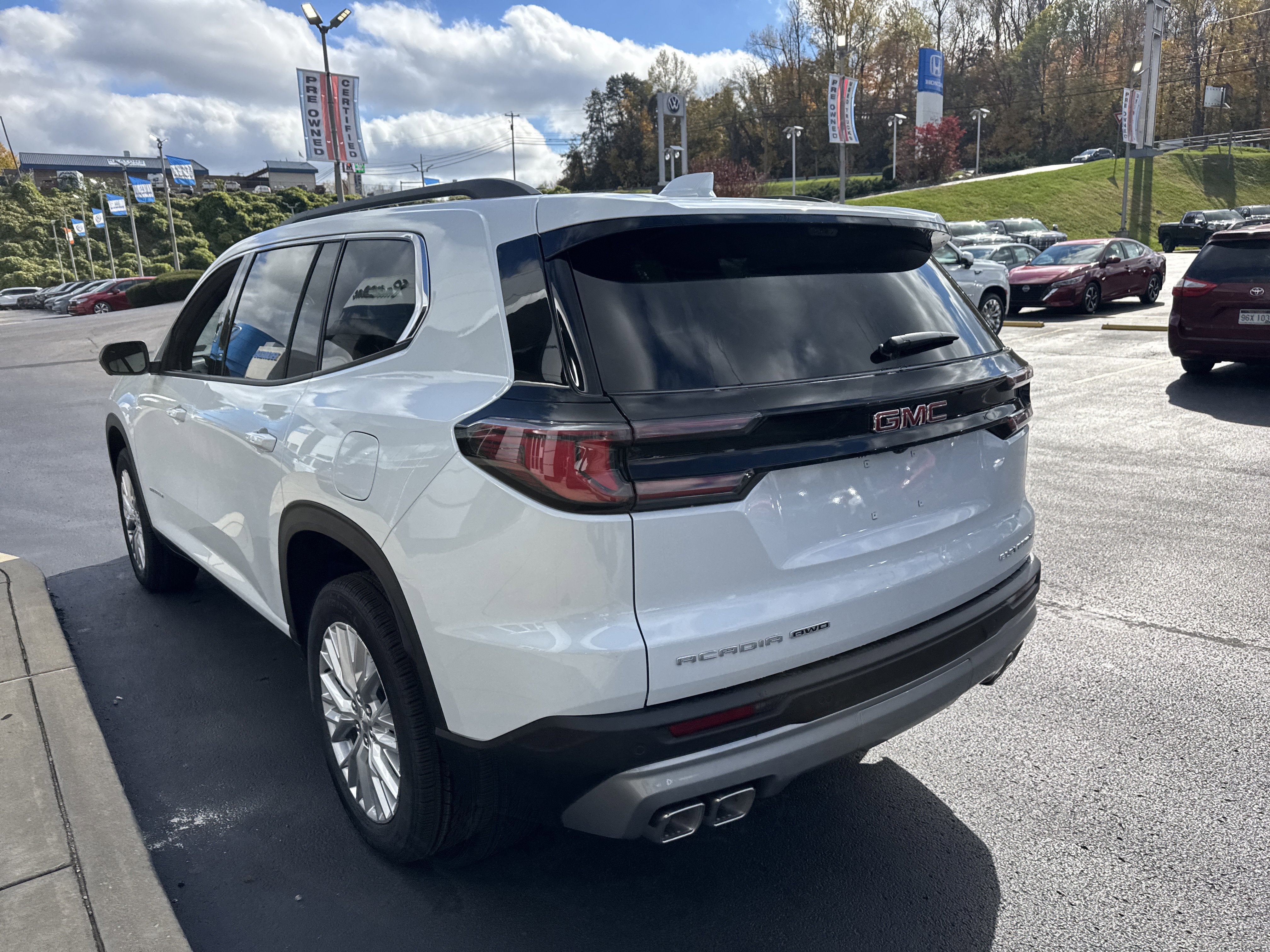 2026 GMC Acadia Elevation