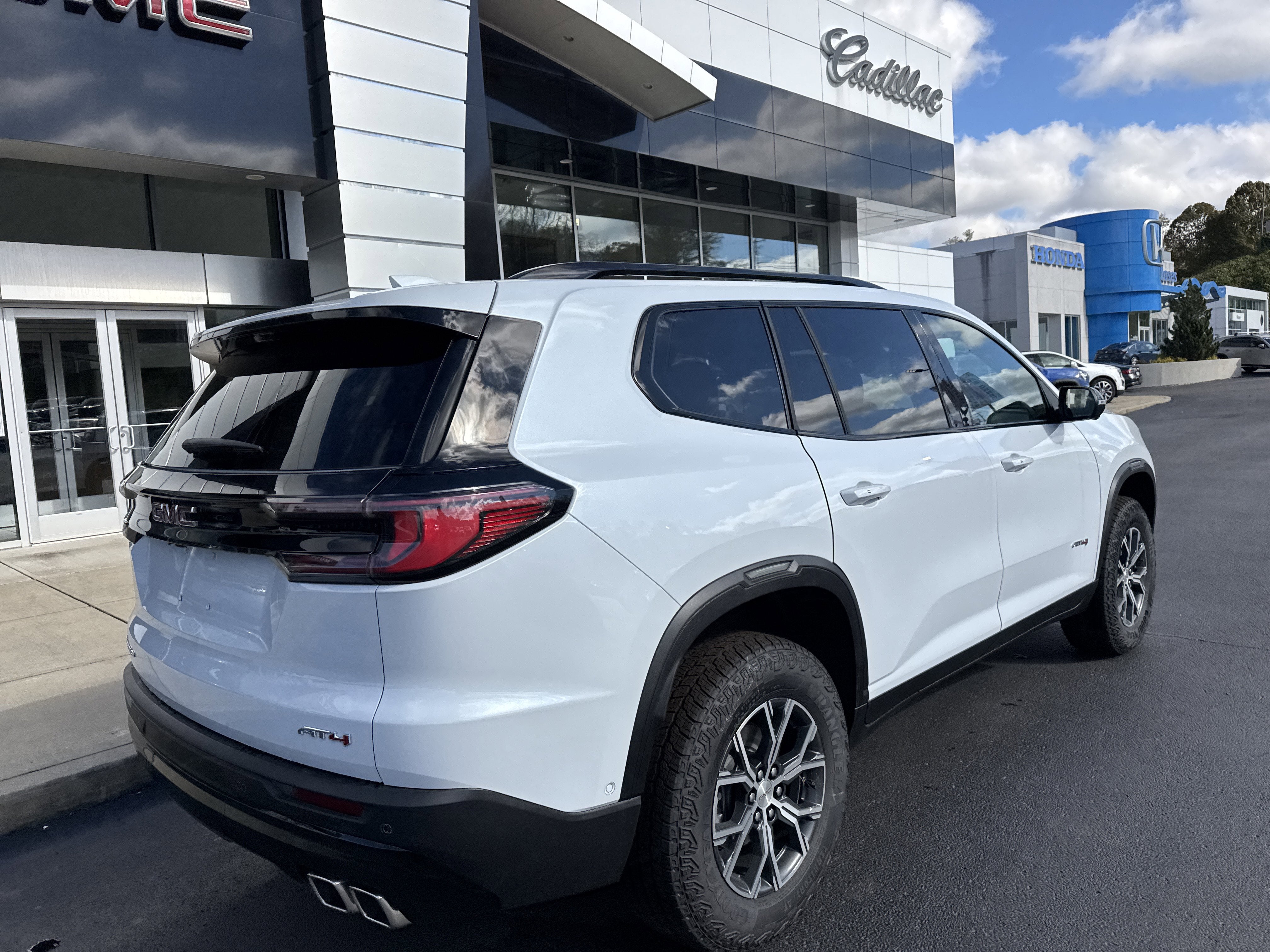 2026 GMC Acadia AT4