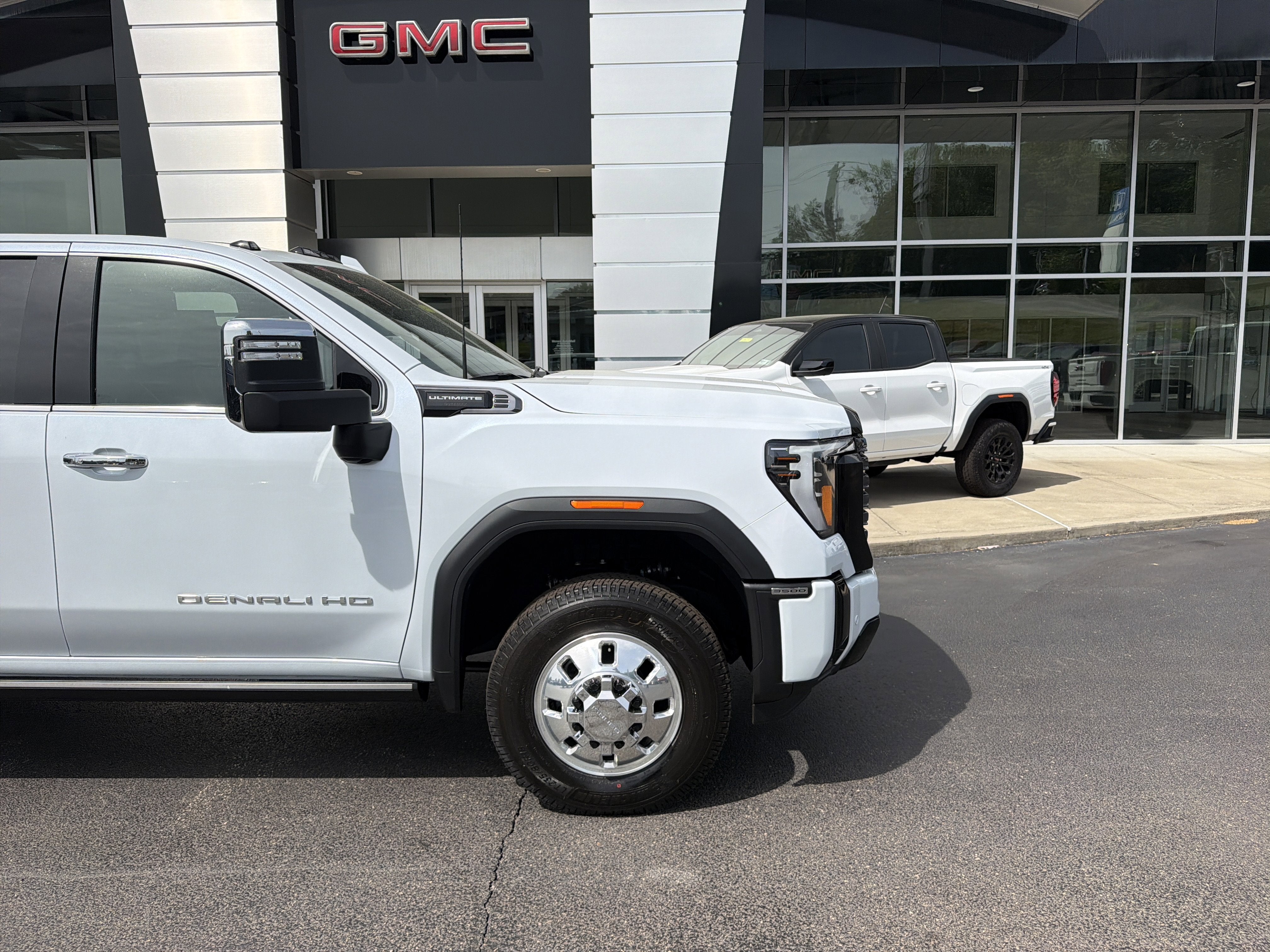 2026 GMC Sierra 3500 HD Denali Ultimate DRW