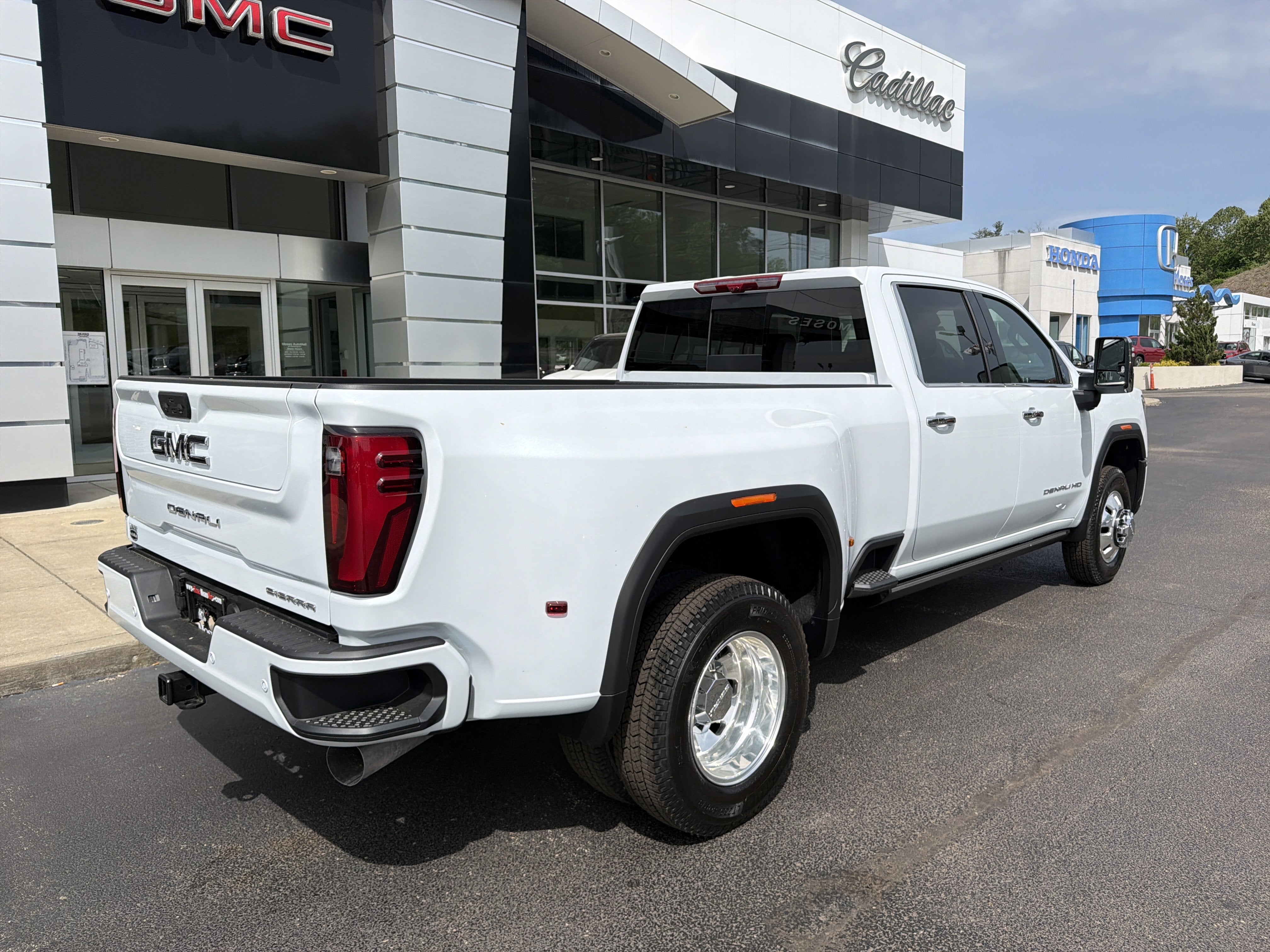 2026 GMC Sierra 3500 HD Denali Ultimate DRW