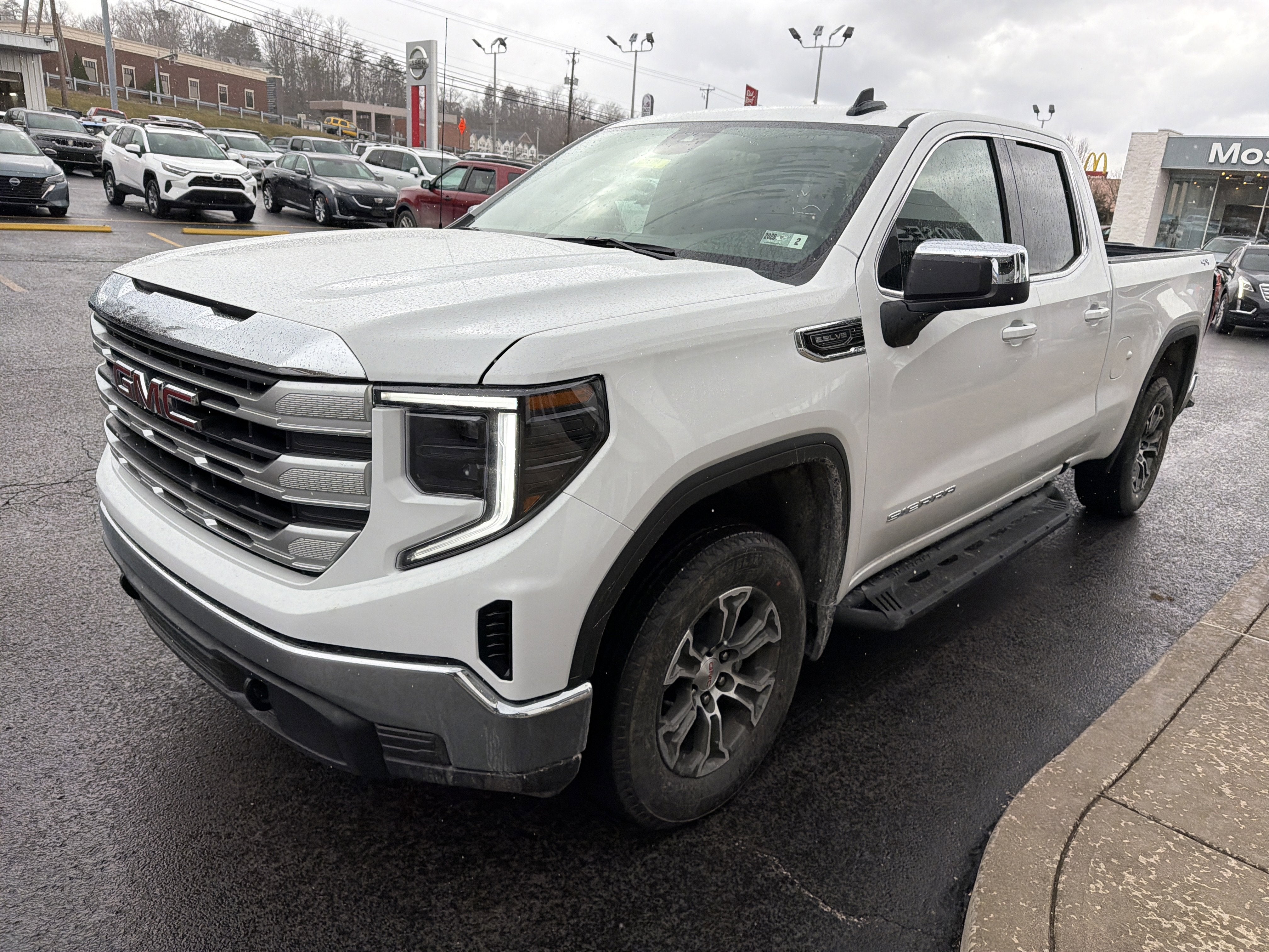 2026 GMC Sierra 1500 SLE