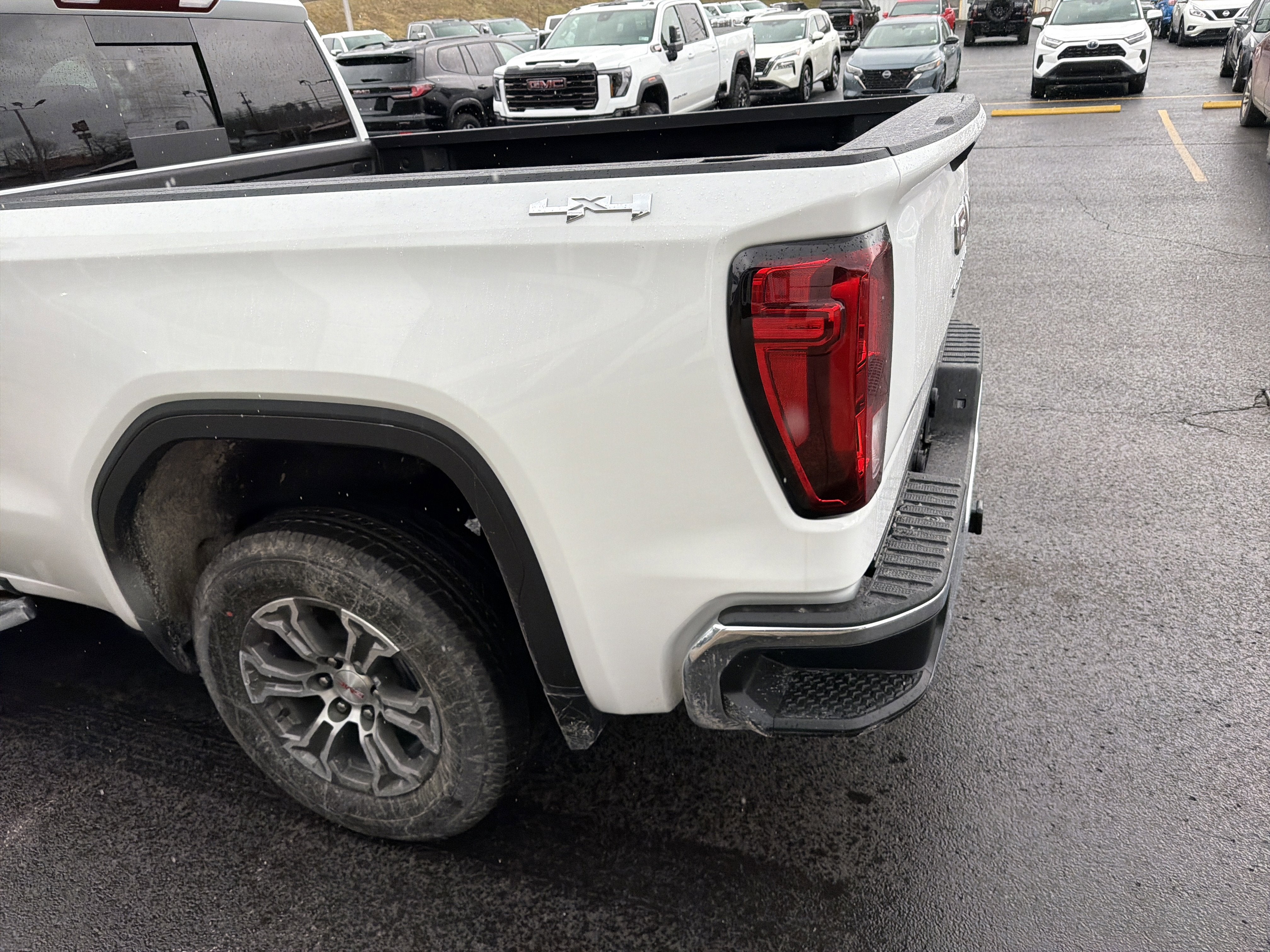 2026 GMC Sierra 1500 SLE