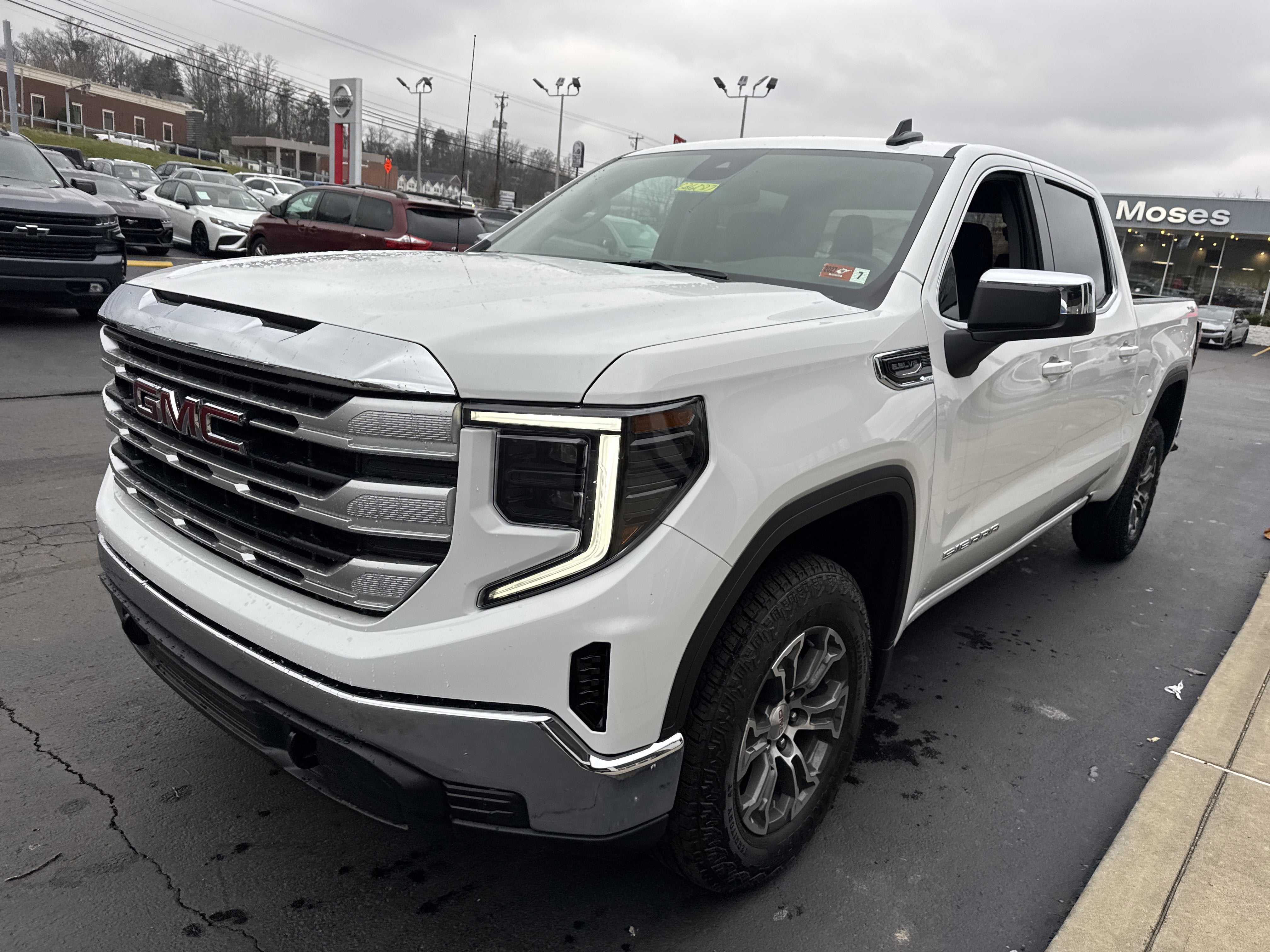 2026 GMC Sierra 1500 SLE