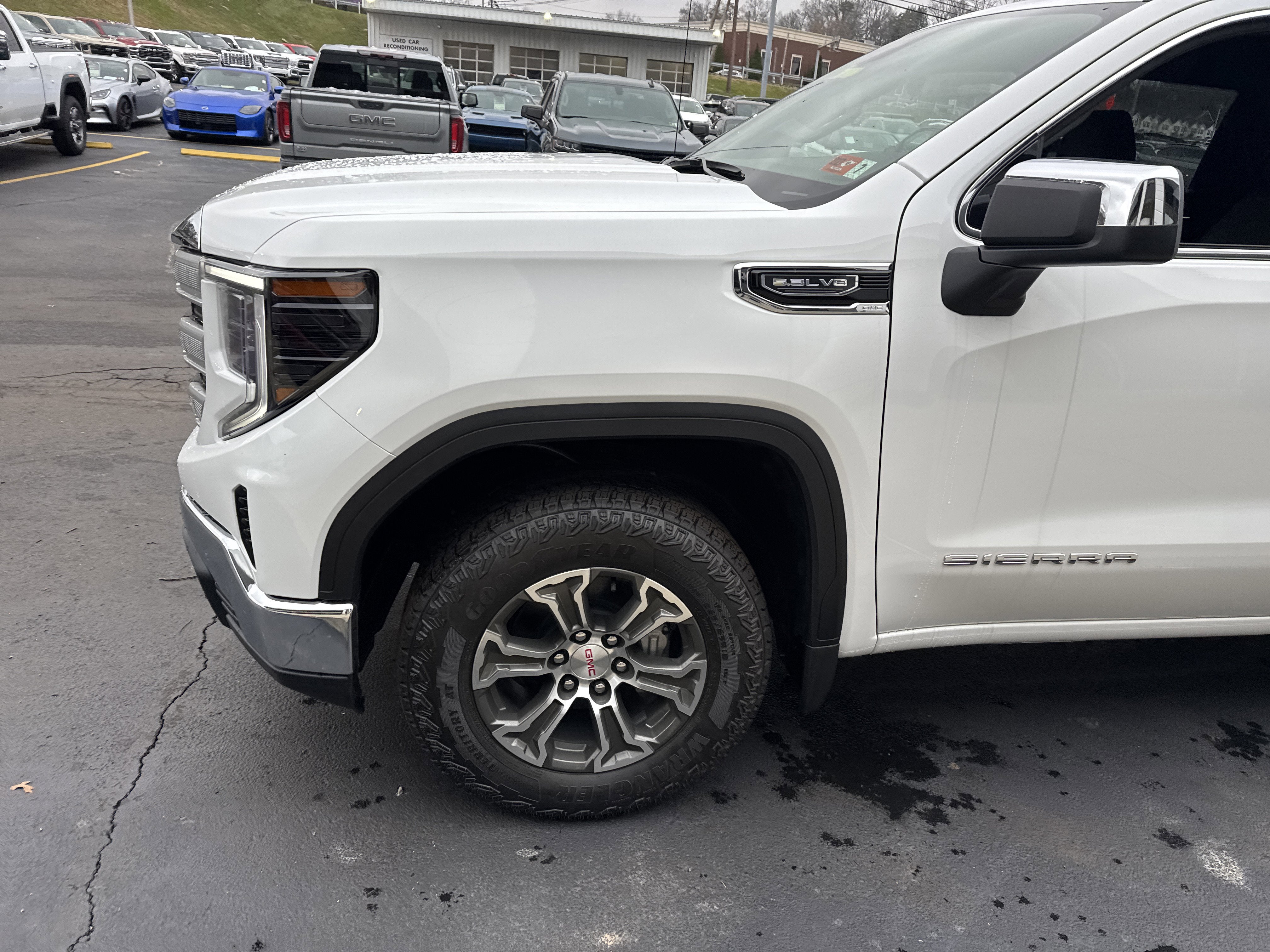 2026 GMC Sierra 1500 SLE