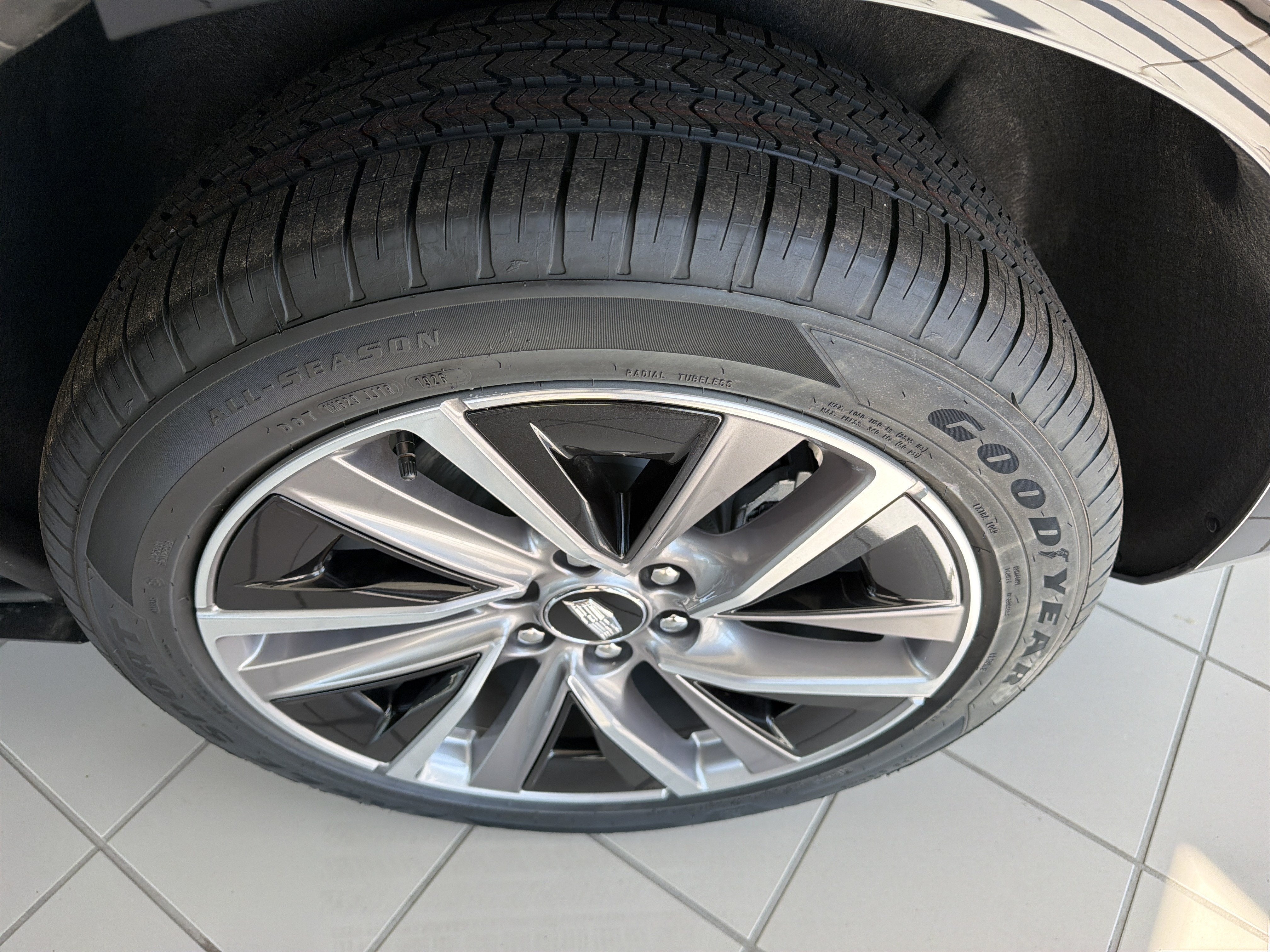 2027 Cadillac VISTIQ Sport