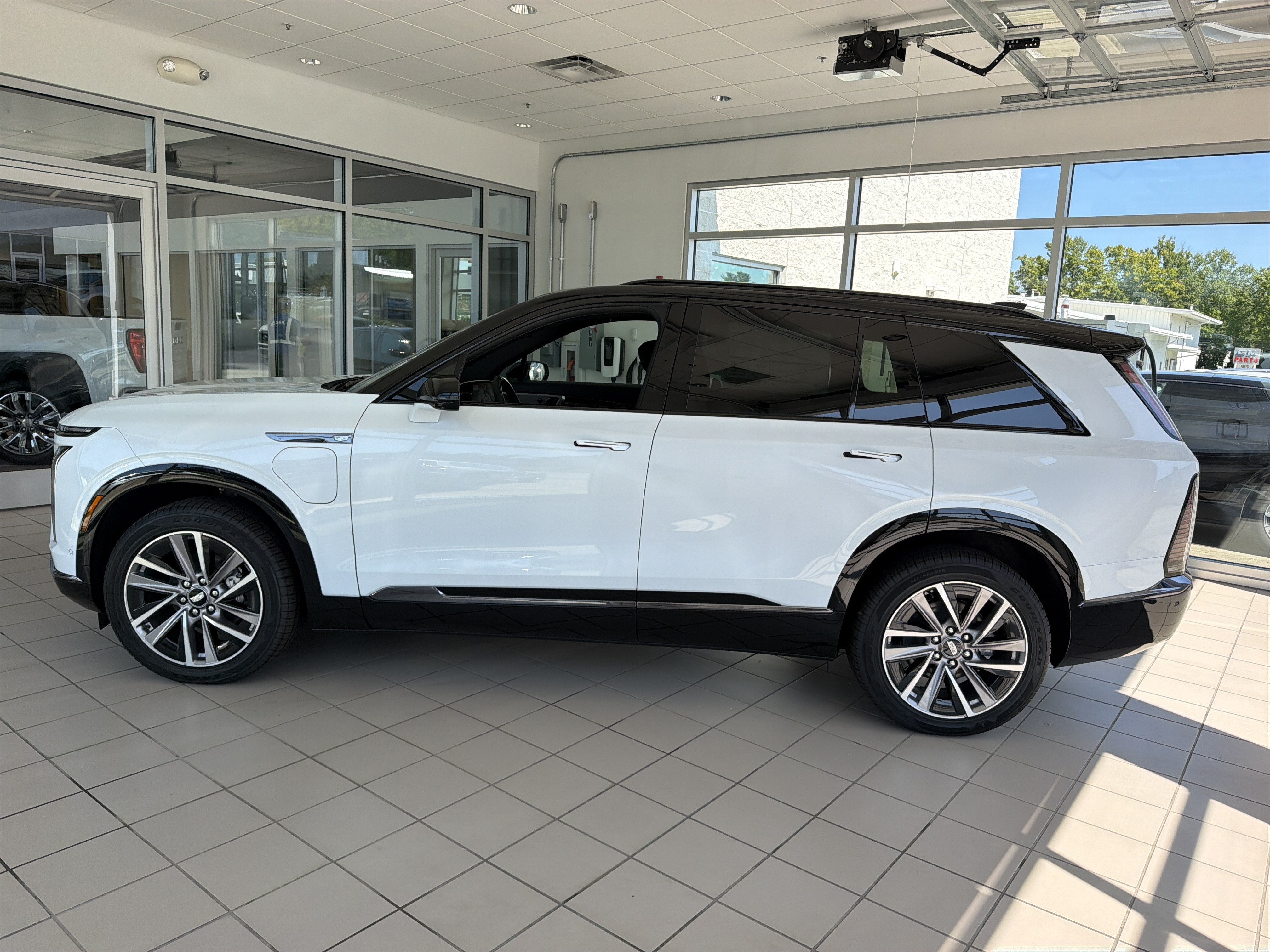 2027 Cadillac VISTIQ Sport
