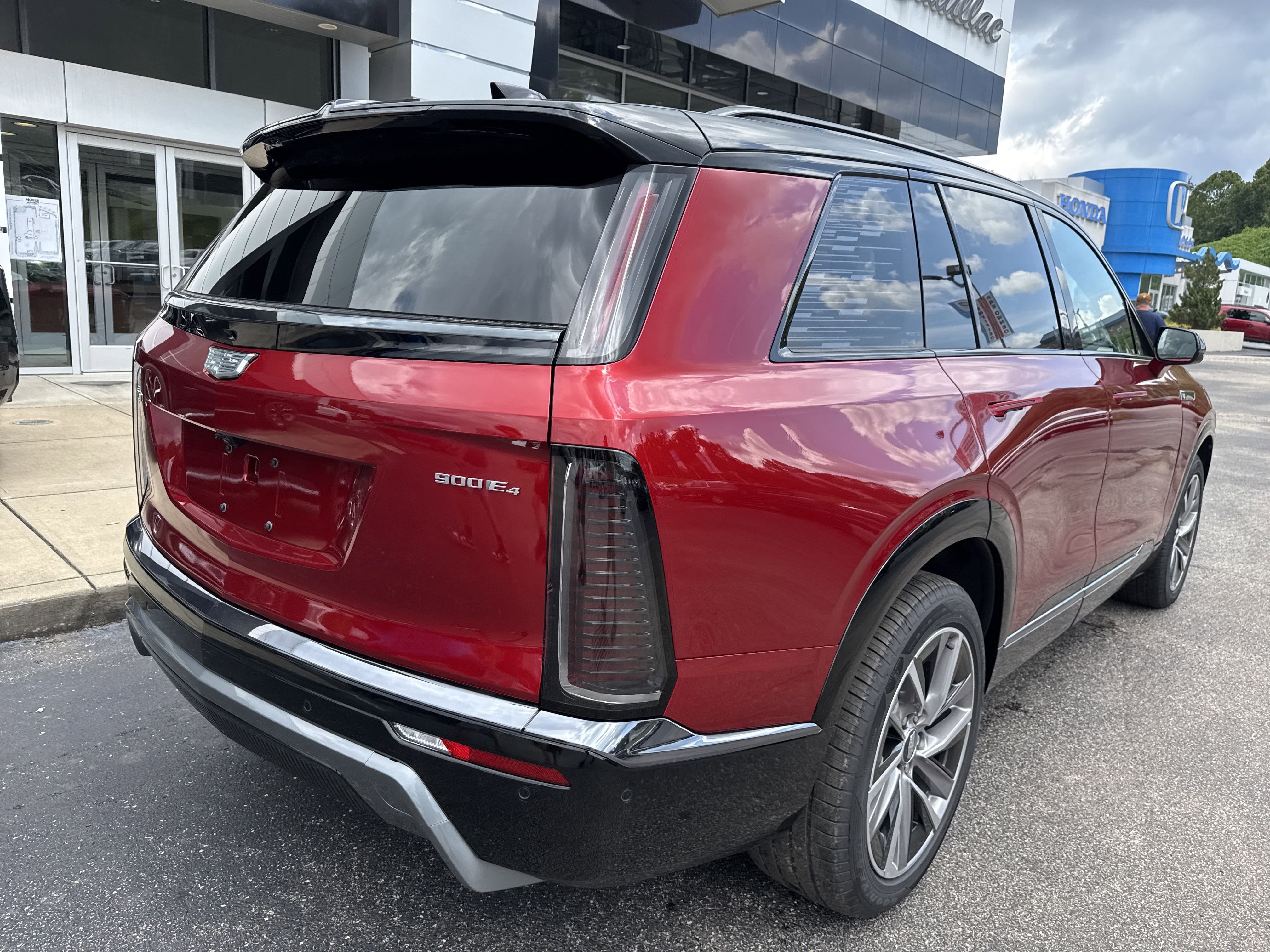 2026 Cadillac VISTIQ Sport