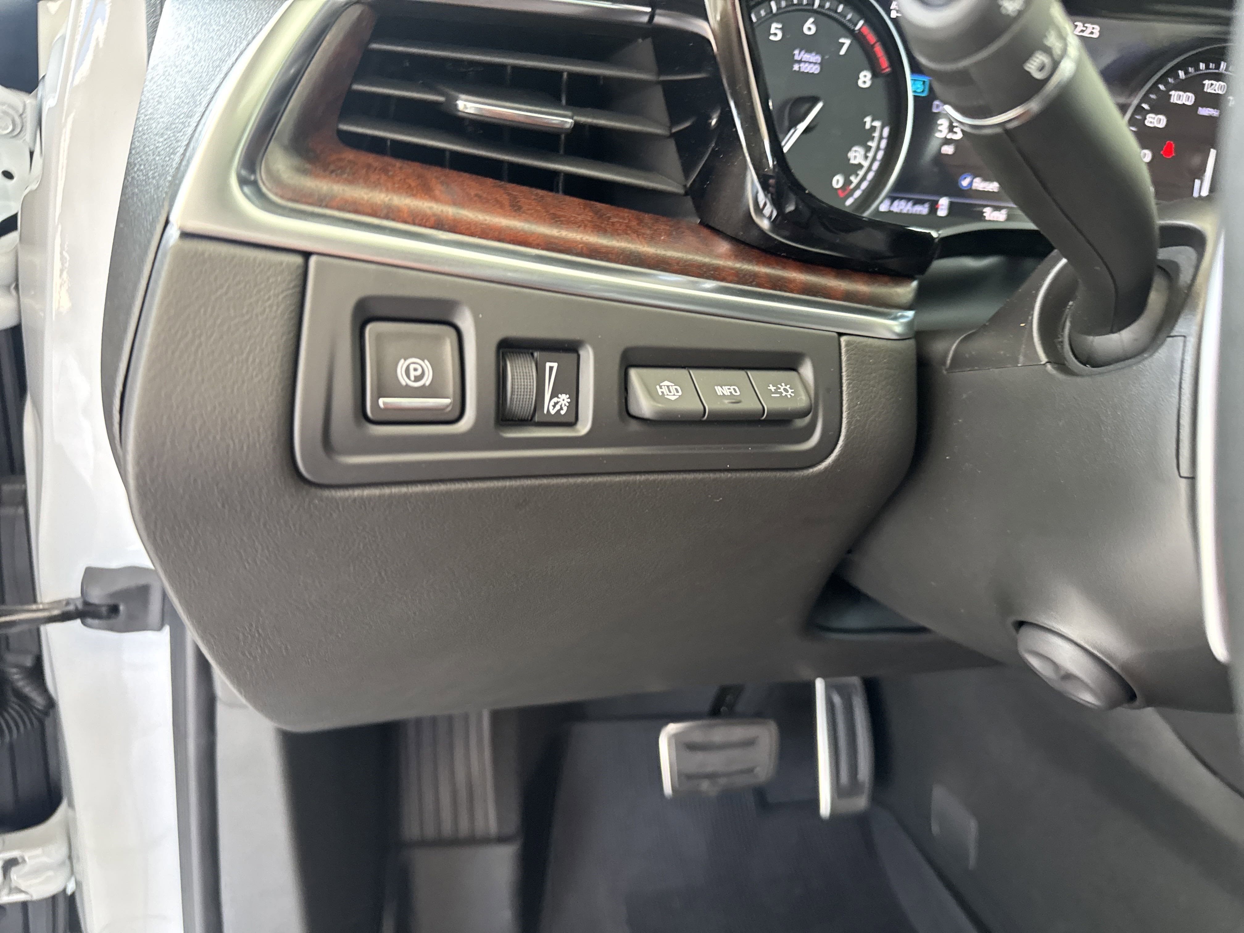 2025 Cadillac XT5 Sport