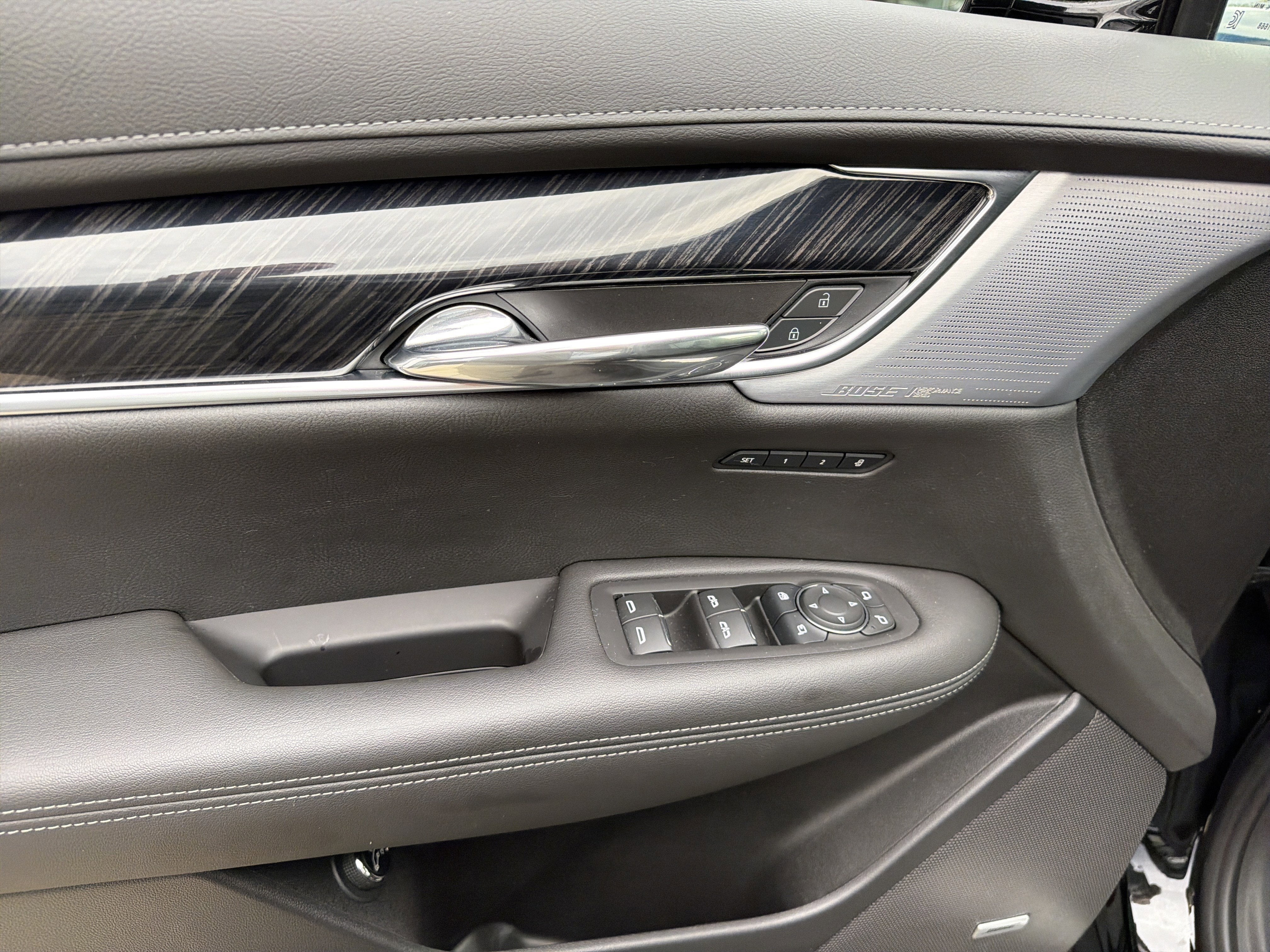 2025 Cadillac XT6 Premium Luxury