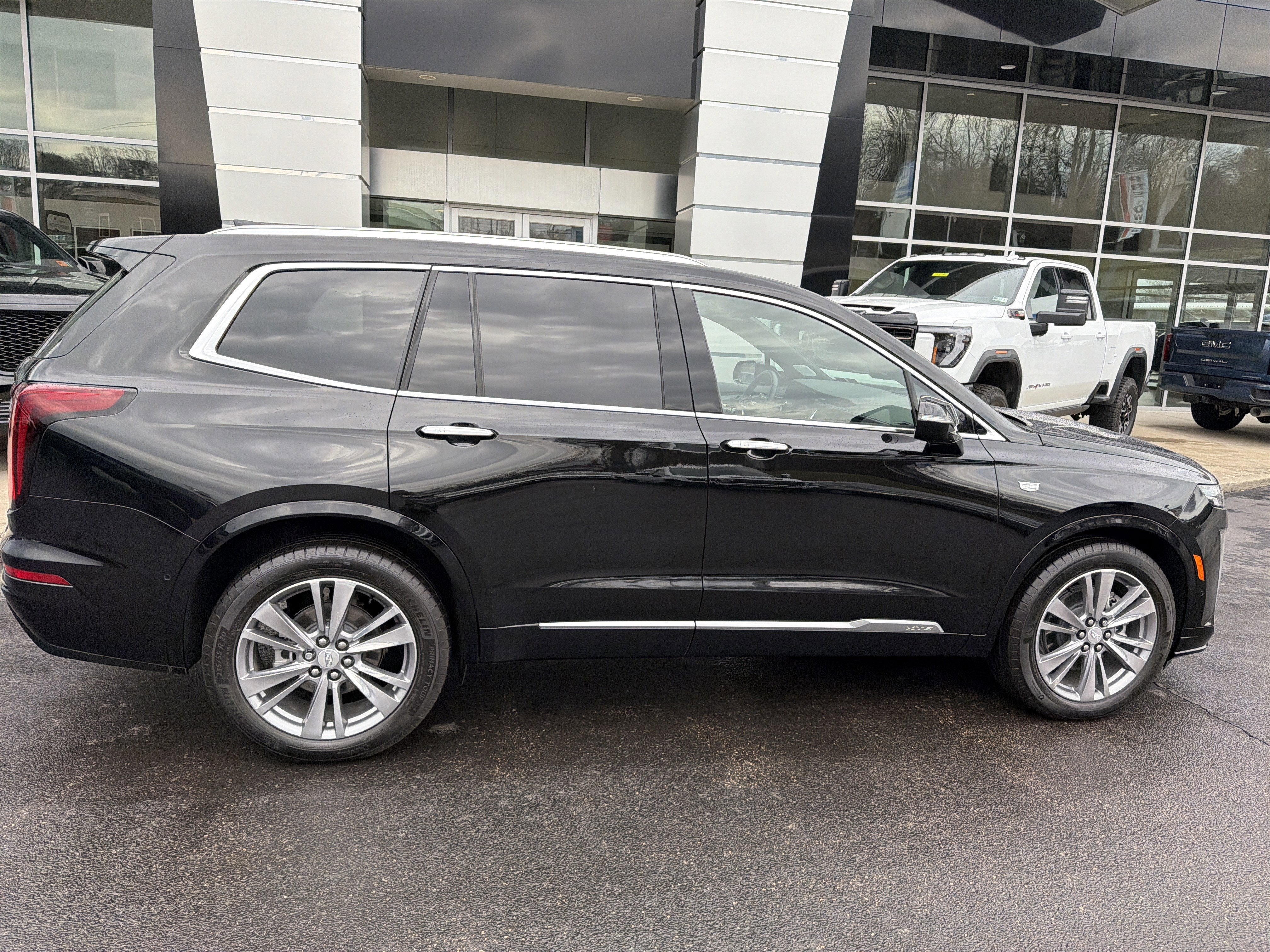 2025 Cadillac XT6 Premium Luxury