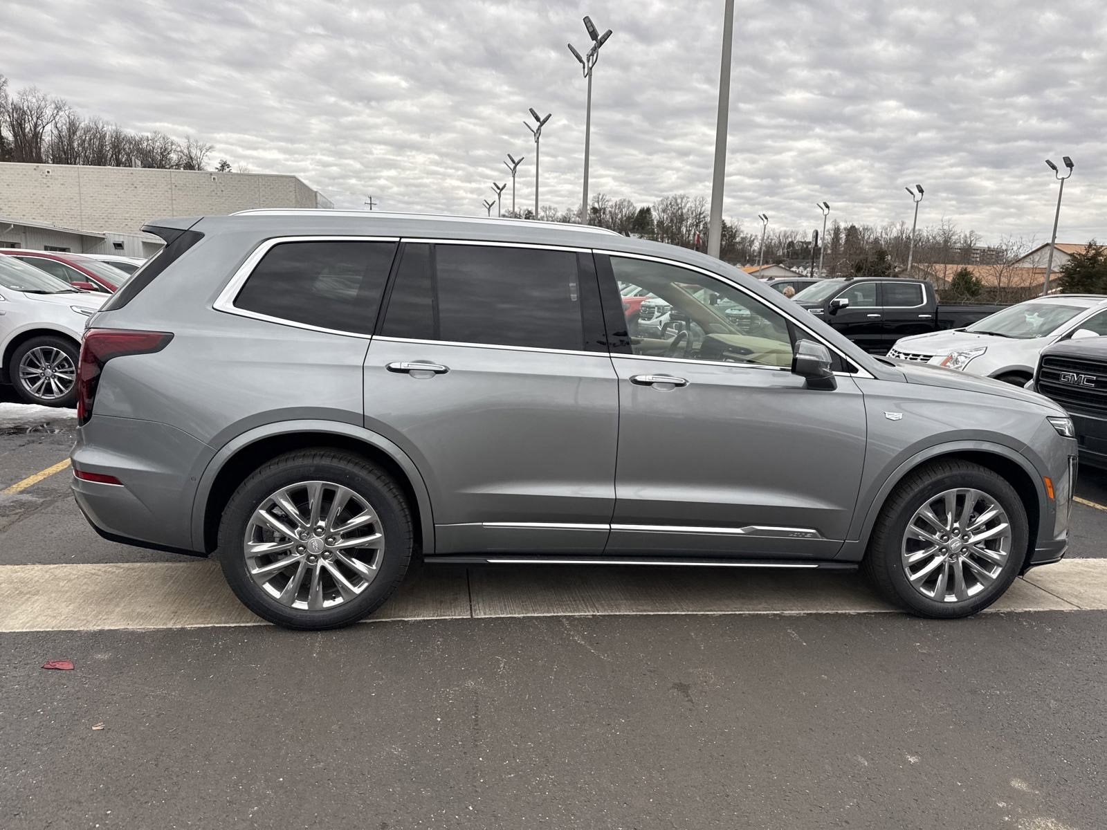 2025 Cadillac XT6 Premium Luxury