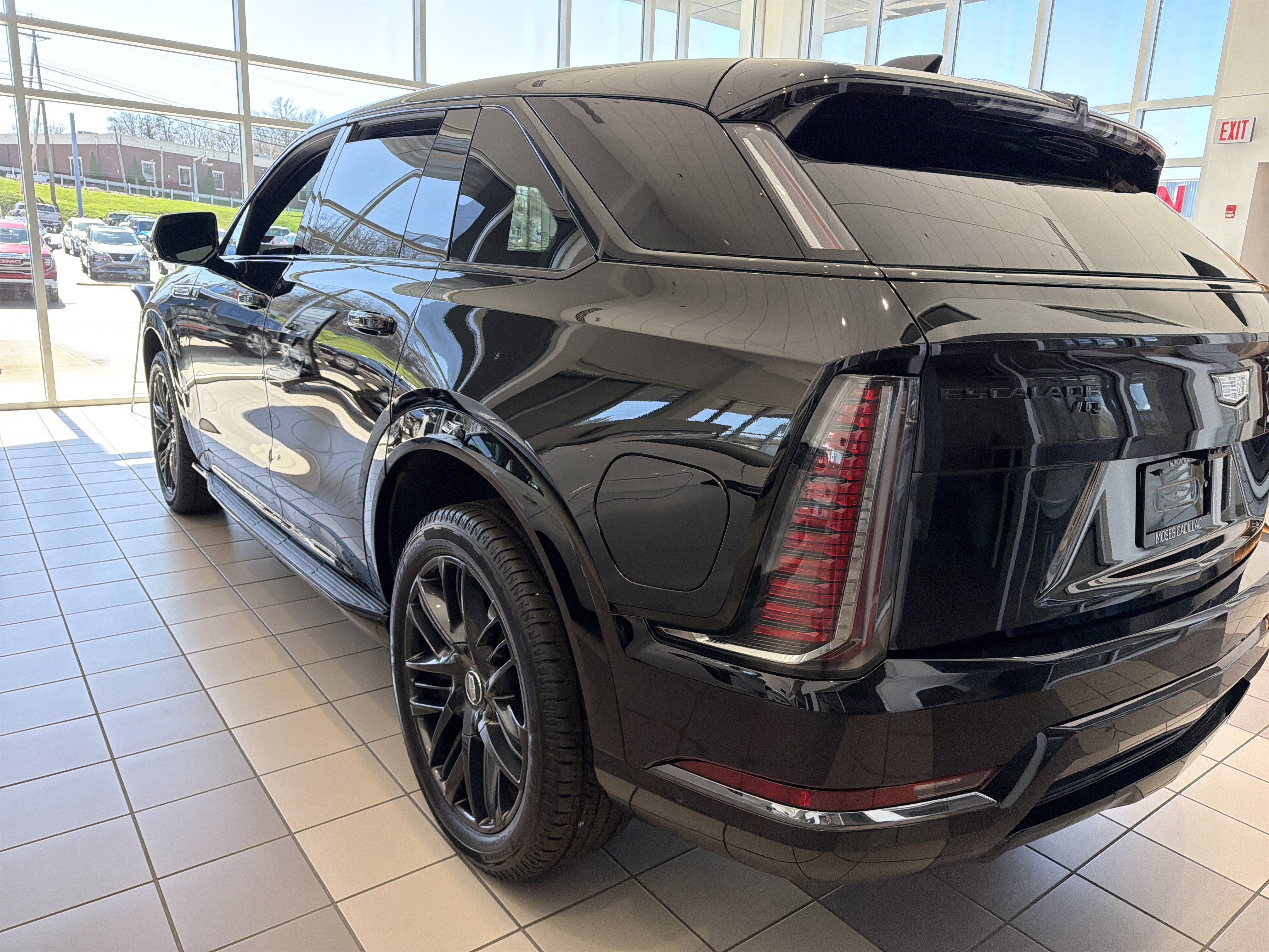 2025 Cadillac ESCALADE IQ Sport 1