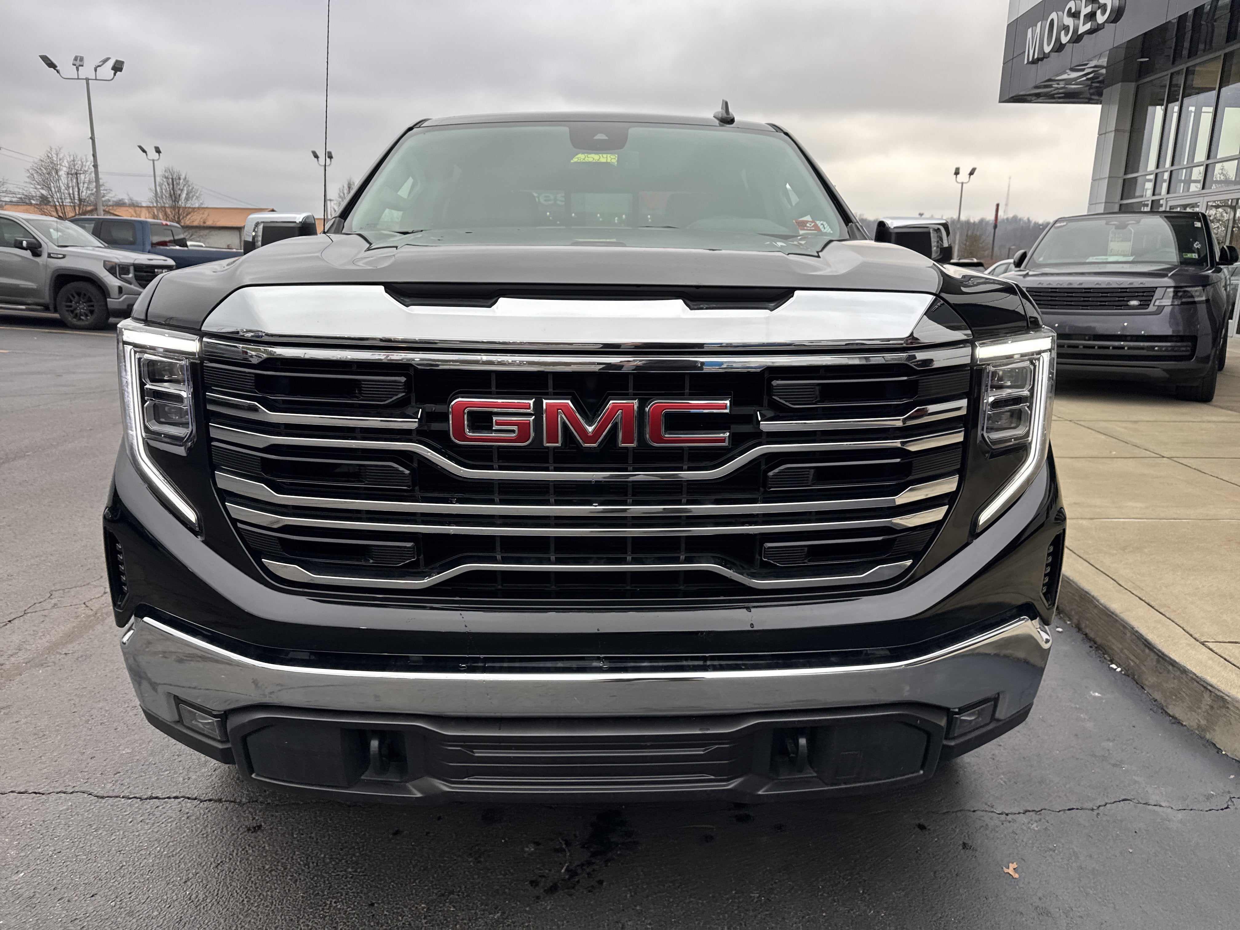 2025 GMC Sierra 1500 SLT