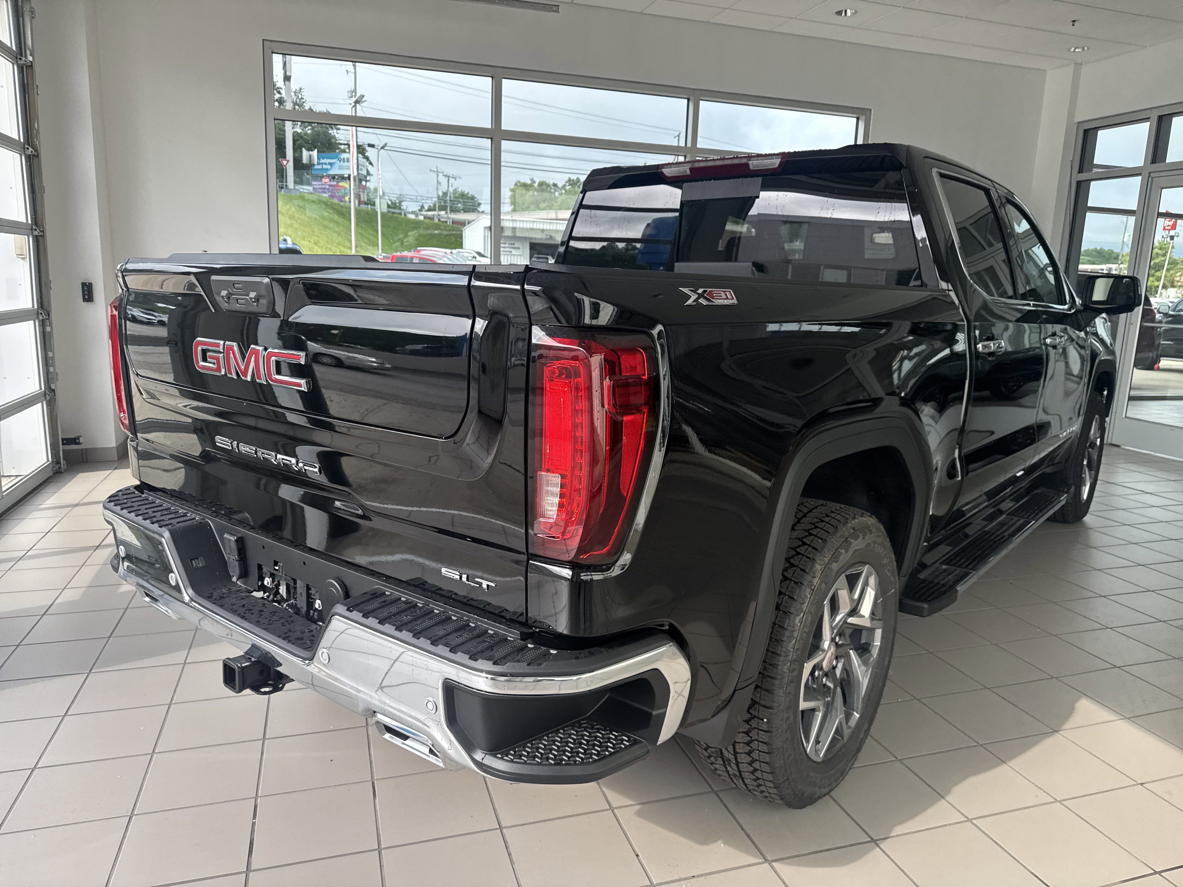 2025 GMC Sierra 1500 SLT