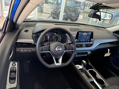 2025 Nissan Altima SR