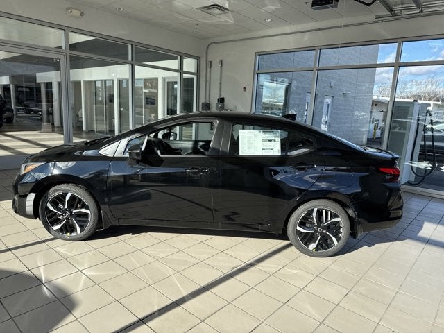 2025 Nissan Versa SR