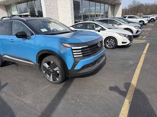 2025 Nissan Kicks SR