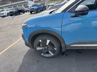 2025 Nissan Kicks SR