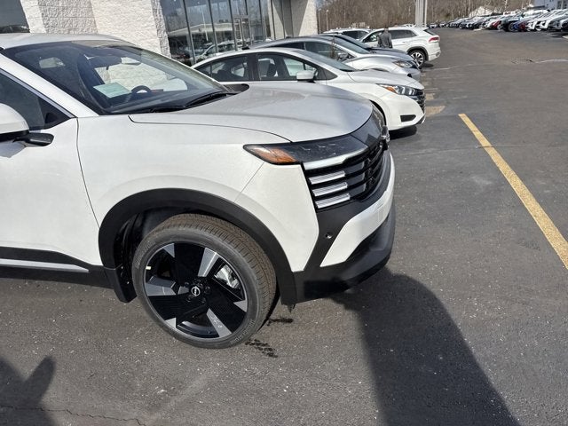 2025 Nissan Kicks SR