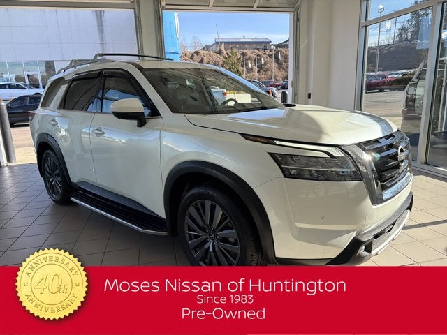 2023 Nissan Pathfinder SL
