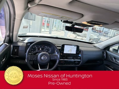 2023 Nissan Pathfinder SL