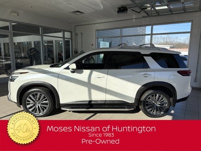 2023 Nissan Pathfinder SL