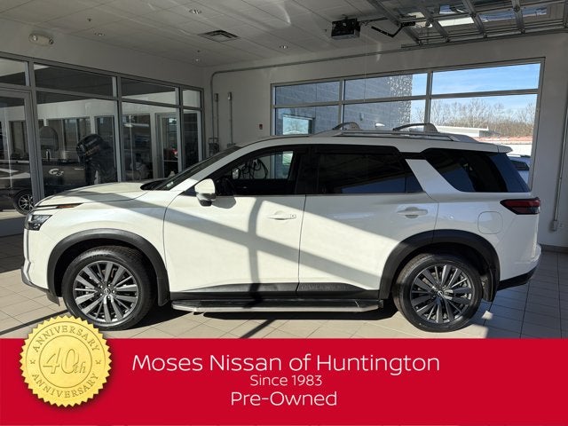 2023 Nissan Pathfinder SL