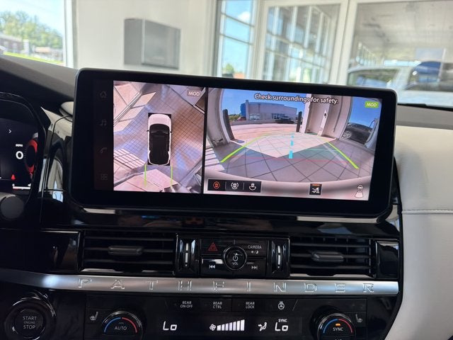 2026 Nissan Pathfinder SL