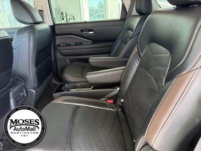 2023 Nissan Pathfinder Platinum