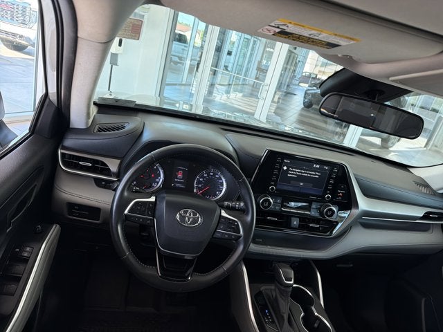 2020 Toyota Highlander LE