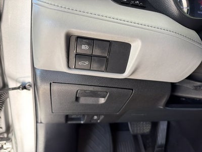 2020 Toyota Highlander LE