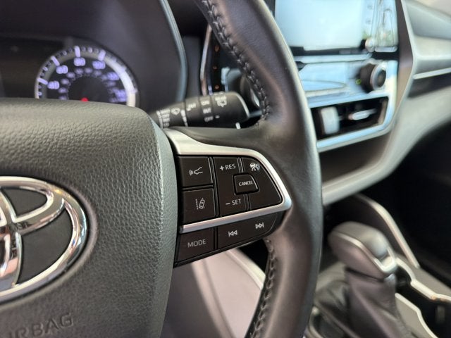 2020 Toyota Highlander LE