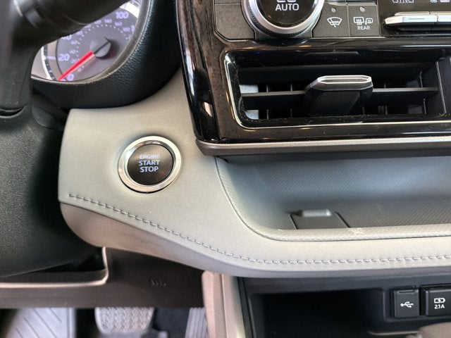 2020 Toyota Highlander LE