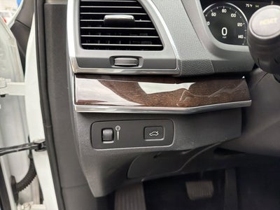 2019 Volvo XC90 Momentum