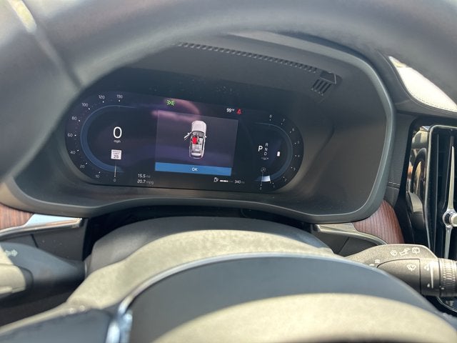 2023 Volvo XC60 Ultimate Dark Theme